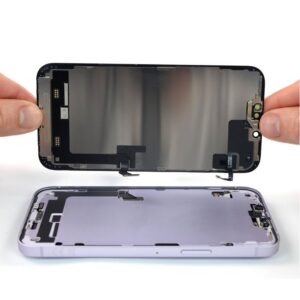 ép cổ cáp sửa lỗi hiển thị màn hình iphone 14 plus - minhphatmobile