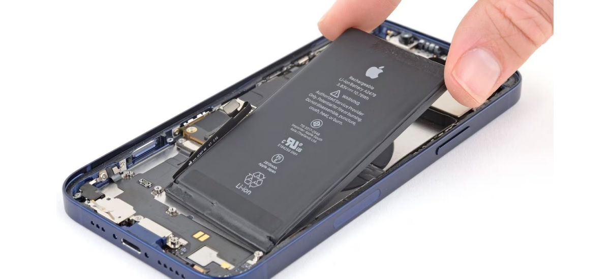 Thay pin điện thoại Iphone 15 plus - Sua chua dien thoai Minh Phat Mobile HCM - Bac Lieu 0979150456 web https://minhphatmobile.com